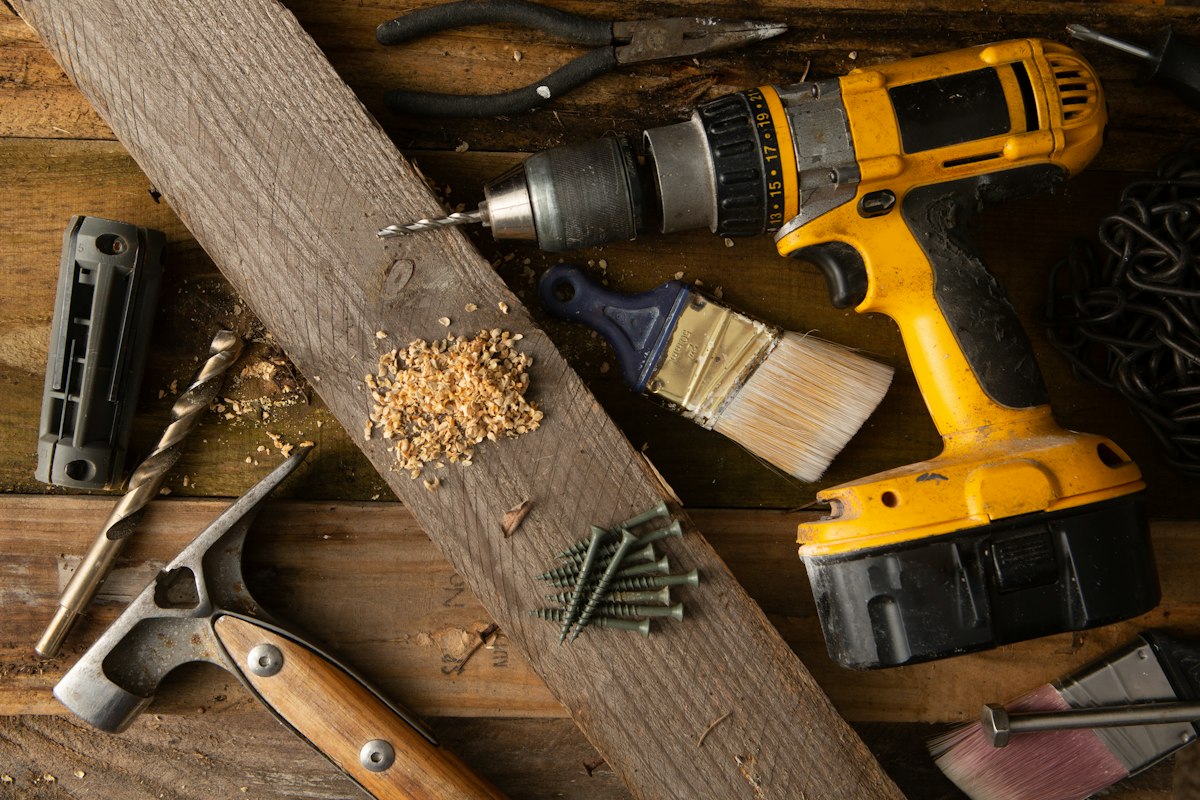 Outils et matériaux de construction